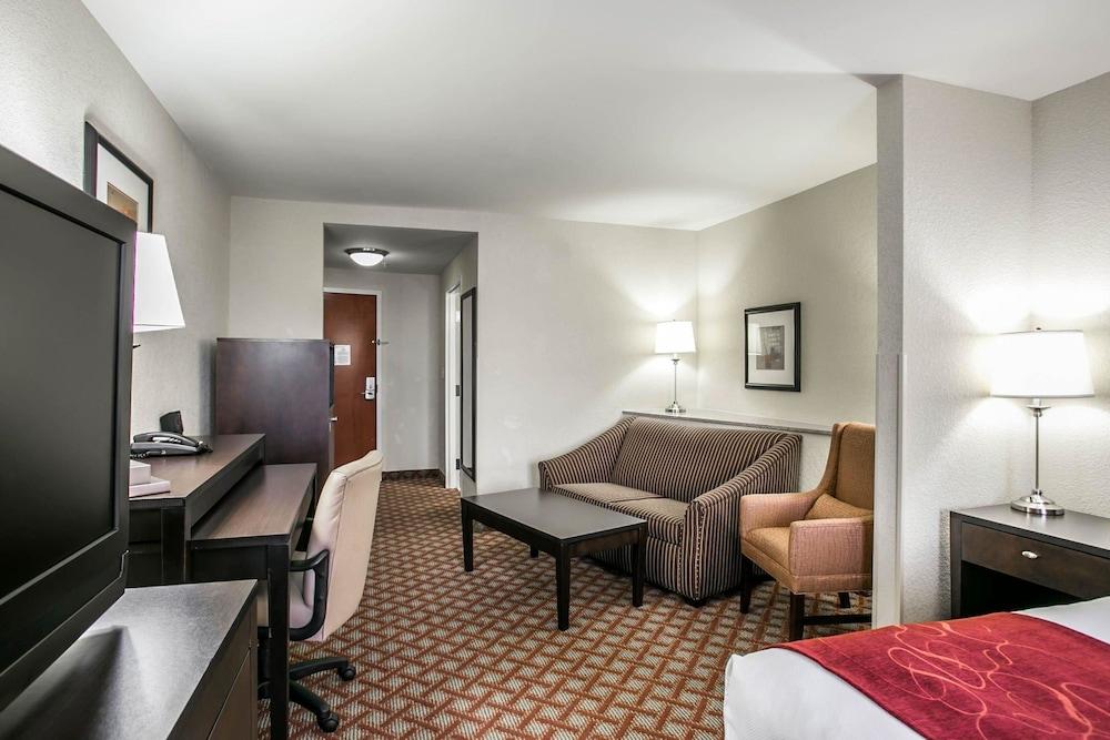 Comfort Suites Columbia Northeast - Fort Jackson Exterior foto