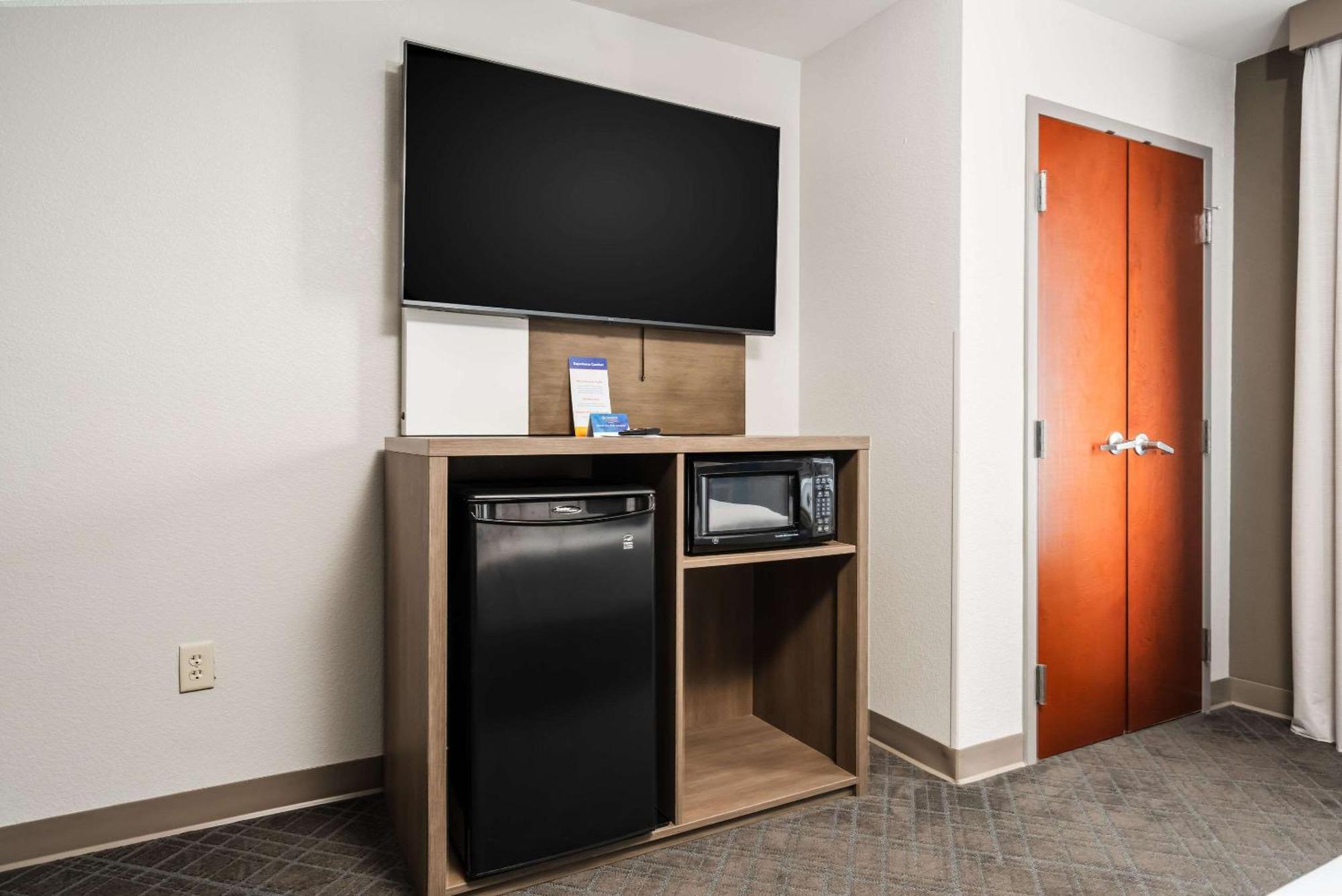 Comfort Suites Columbia Northeast - Fort Jackson Exterior foto