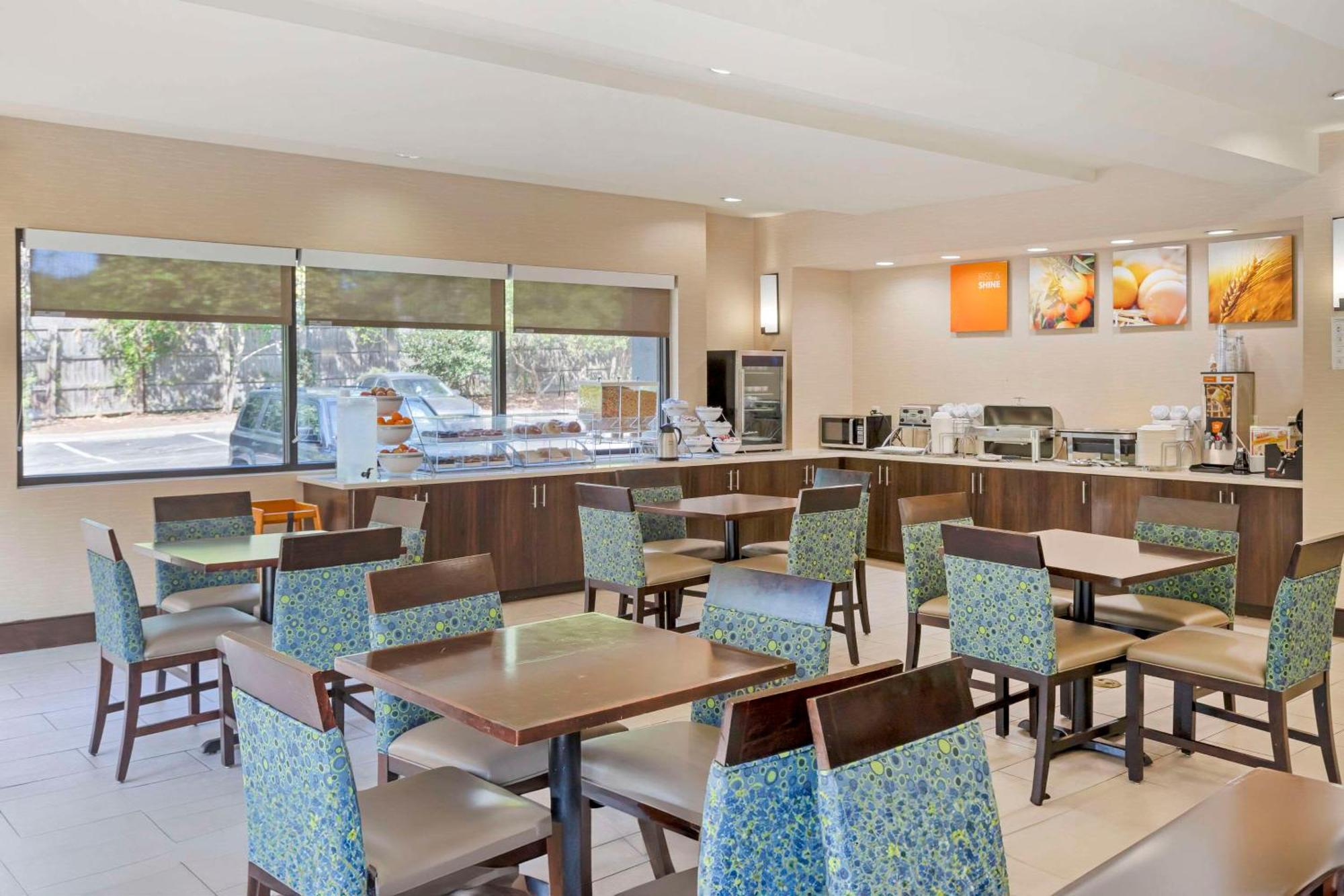 Comfort Suites Columbia Northeast - Fort Jackson Exterior foto