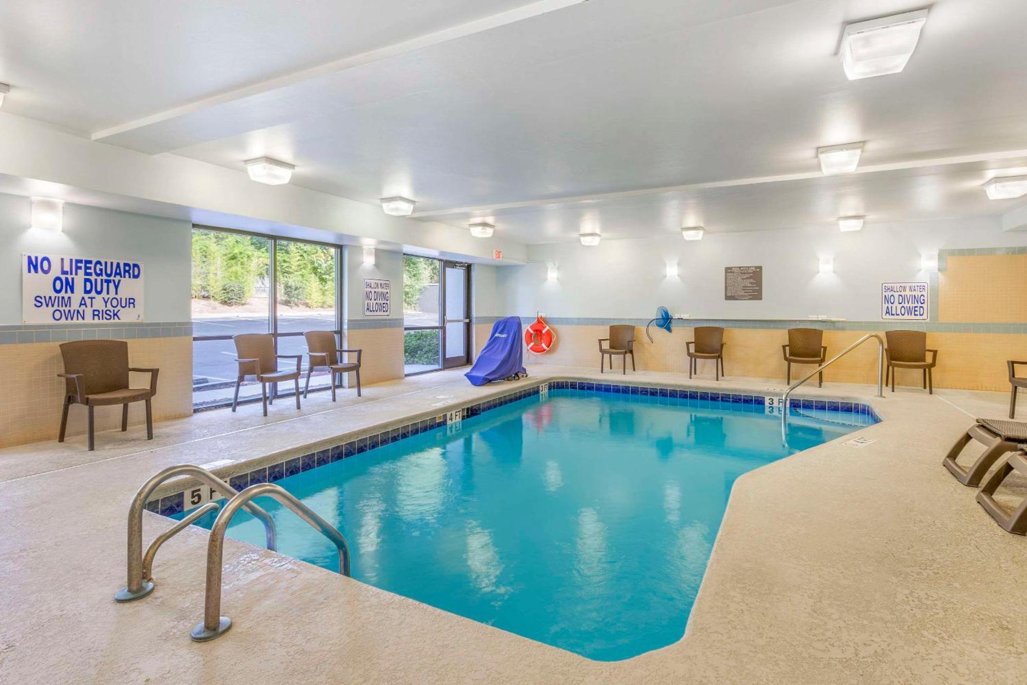 Comfort Suites Columbia Northeast - Fort Jackson Exterior foto