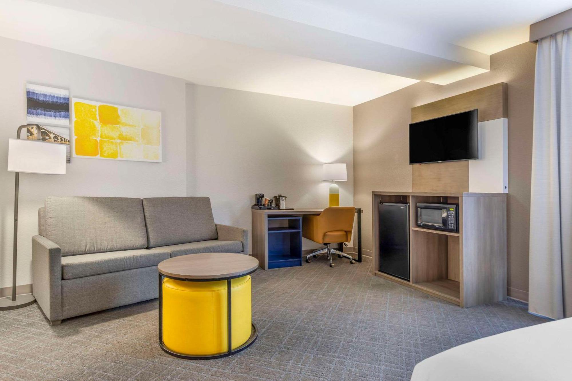 Comfort Suites Columbia Northeast - Fort Jackson Exterior foto