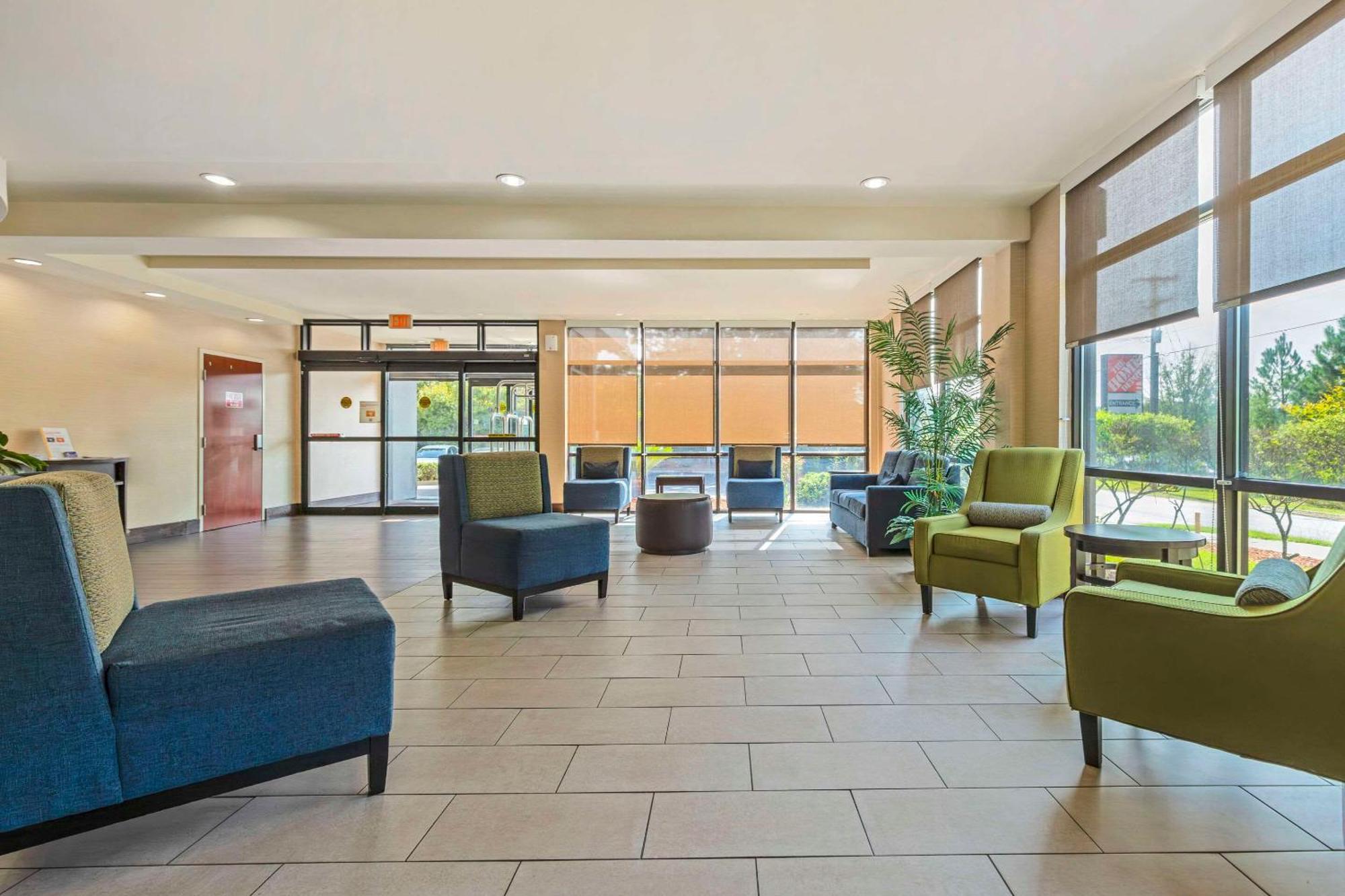 Comfort Suites Columbia Northeast - Fort Jackson Exterior foto