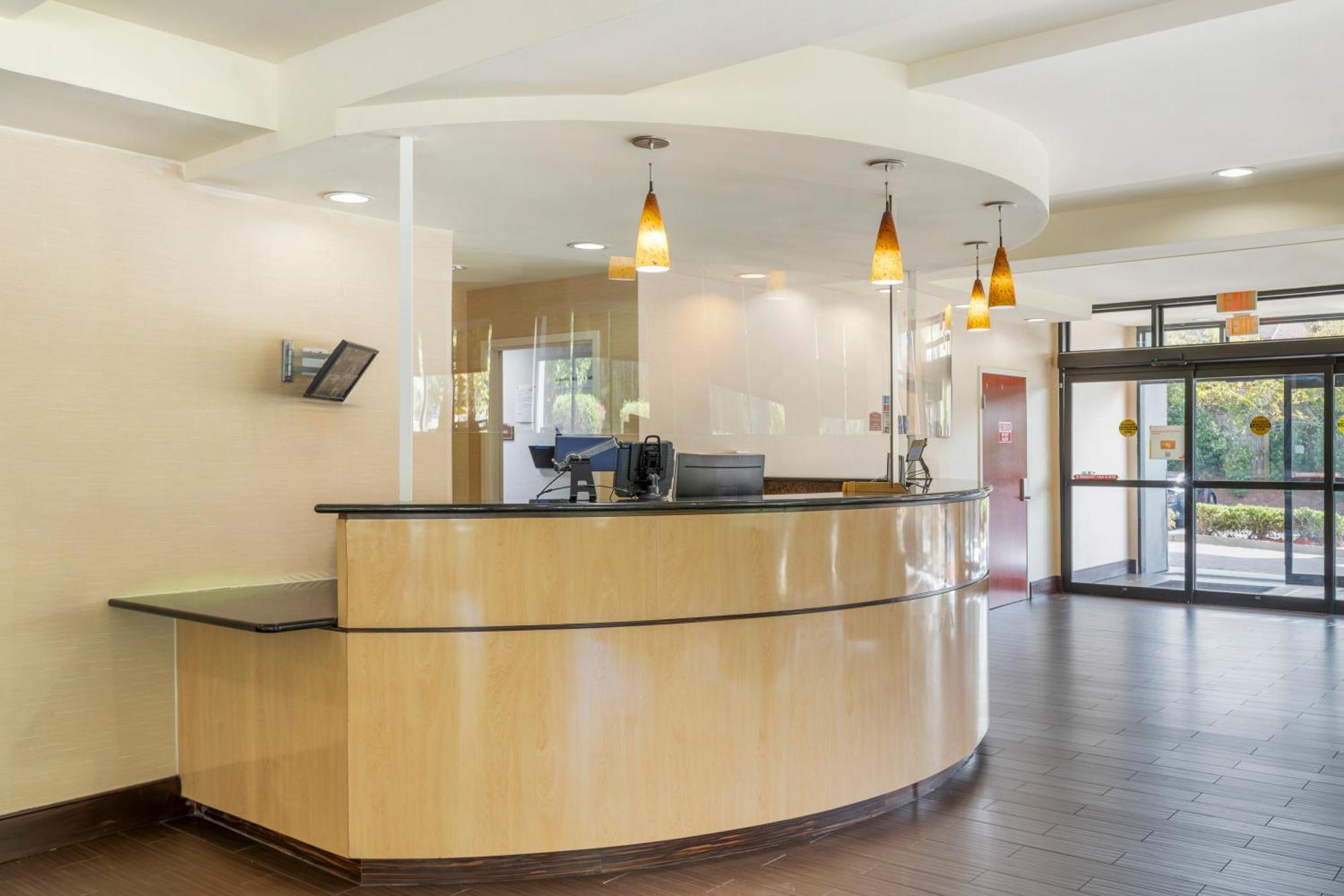 Comfort Suites Columbia Northeast - Fort Jackson Exterior foto