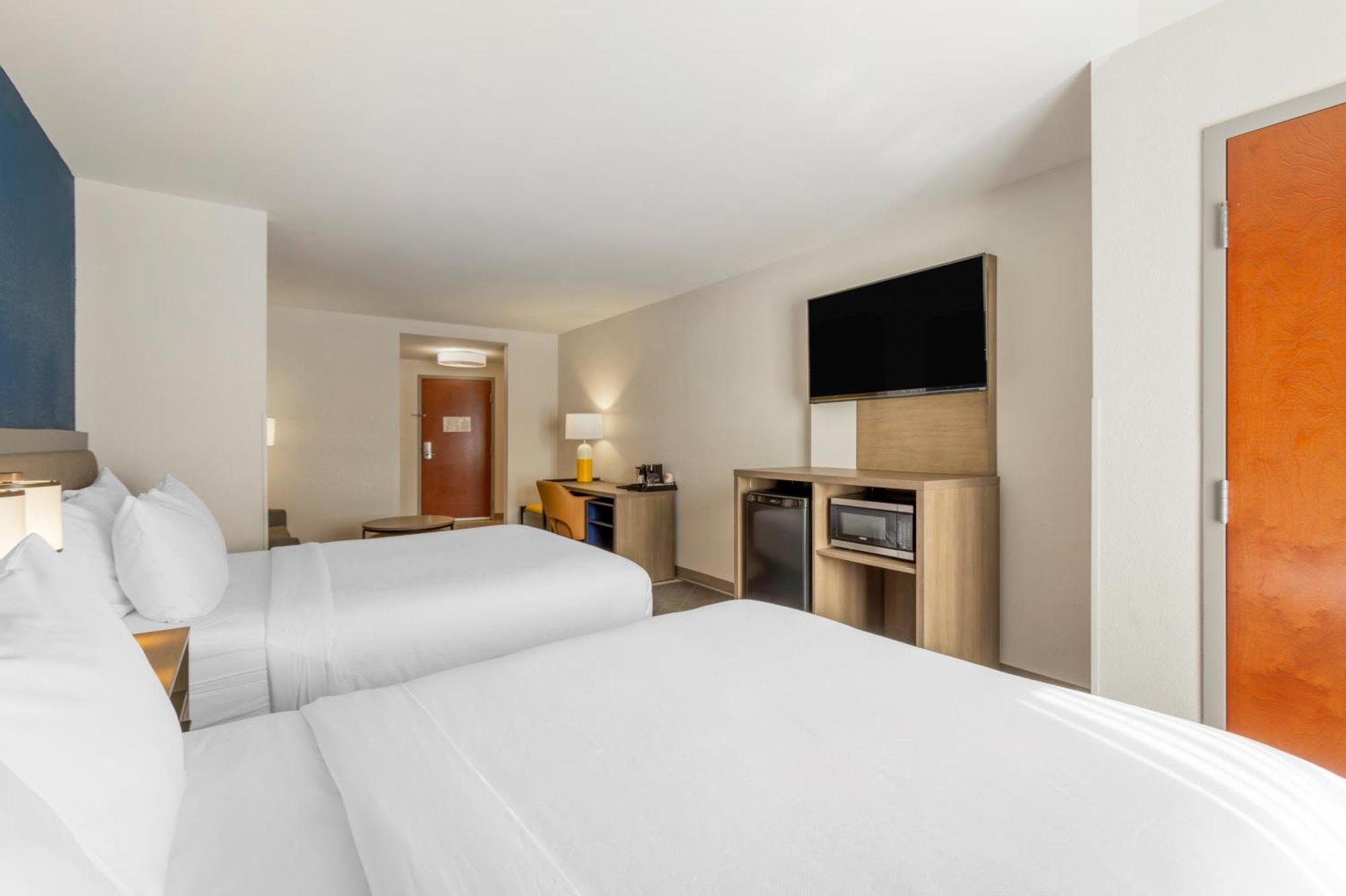 Comfort Suites Columbia Northeast - Fort Jackson Exterior foto